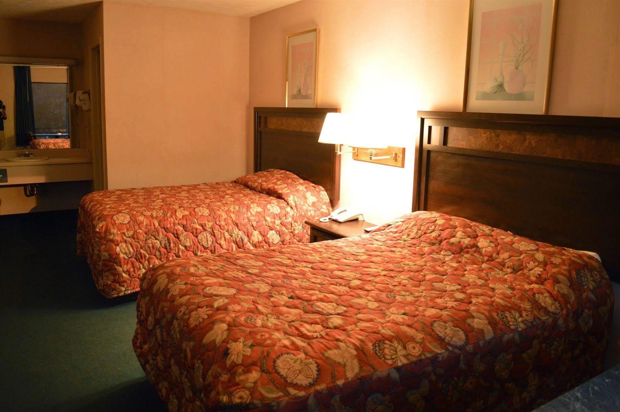 Economy Inn Carthage Zewnętrze zdjęcie